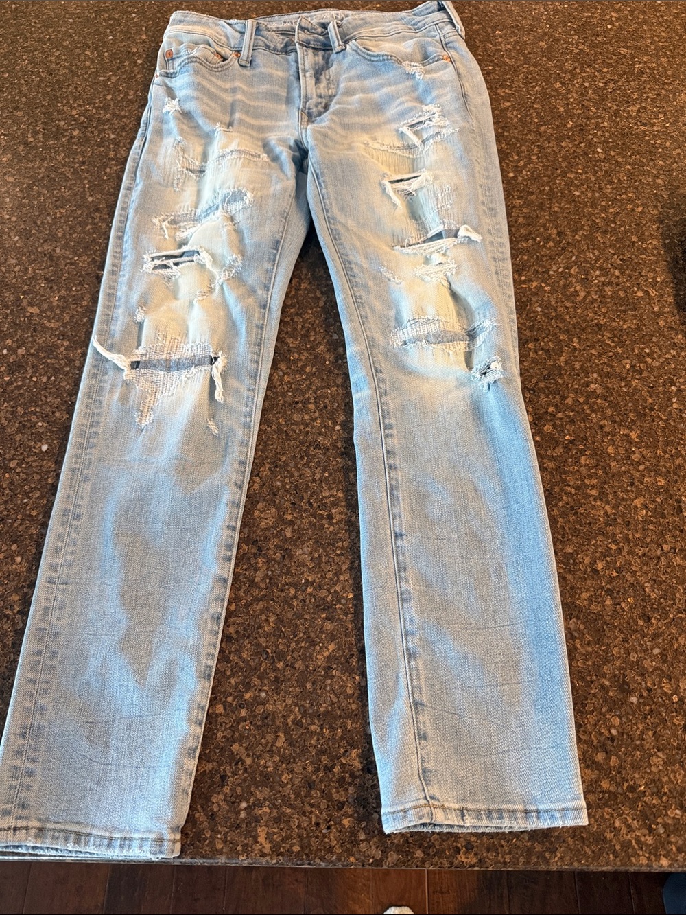 American Eagle Outfitters Light Blue Distressed Slim Jeans. 29x30